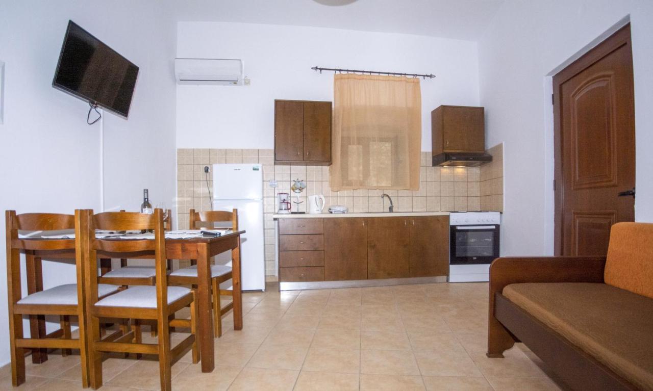 Christina Apartments Kissamos Bagian luar foto