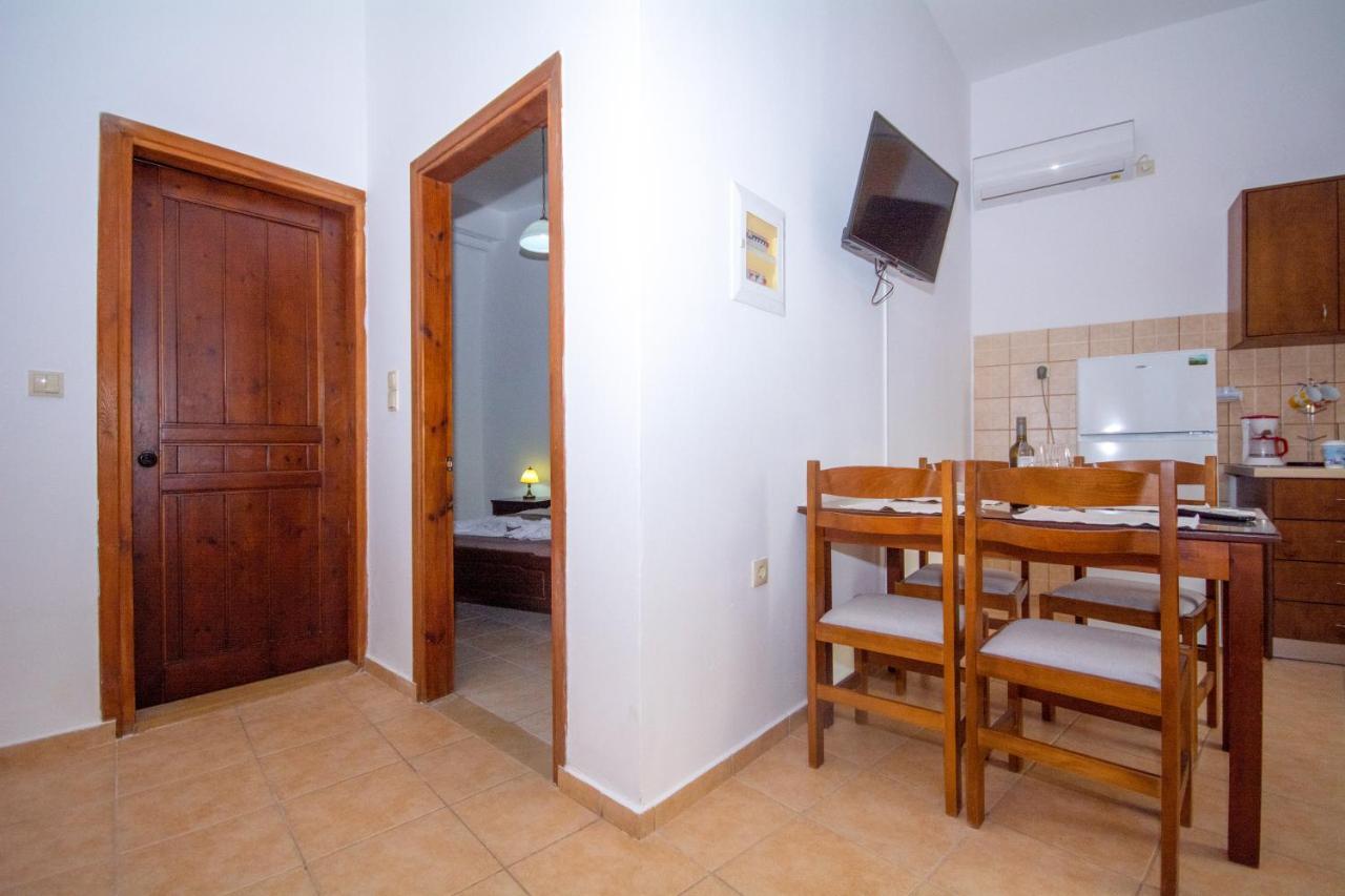 Christina Apartments Kissamos Bagian luar foto